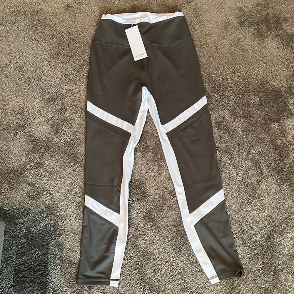 NWT! Allfenix active workout leggings from Vici 💚🏋🏼‍♀️